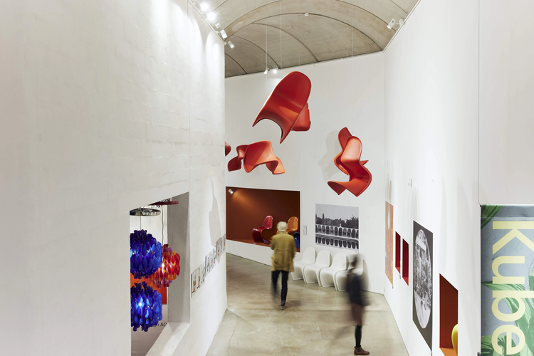 Ausstellung: Verner Panton · Färbt eine neue Welt